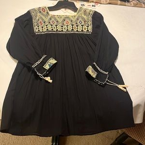 Beautiful Embroidered Mexican Shirt.  Long sleeved. No tags.